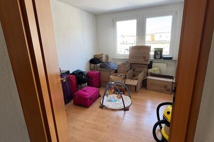 Große Wohnung Zu vermieten ab1.7.2025