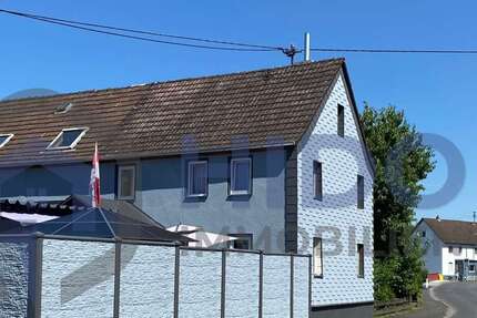 Haus zum Kaufen in Staudt 275.000 € 216 m² 7 zimmer