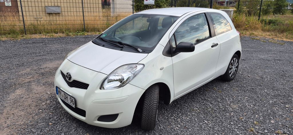 Toyota Yaris 211.000 km 2.000 &euro; Andernach 56626