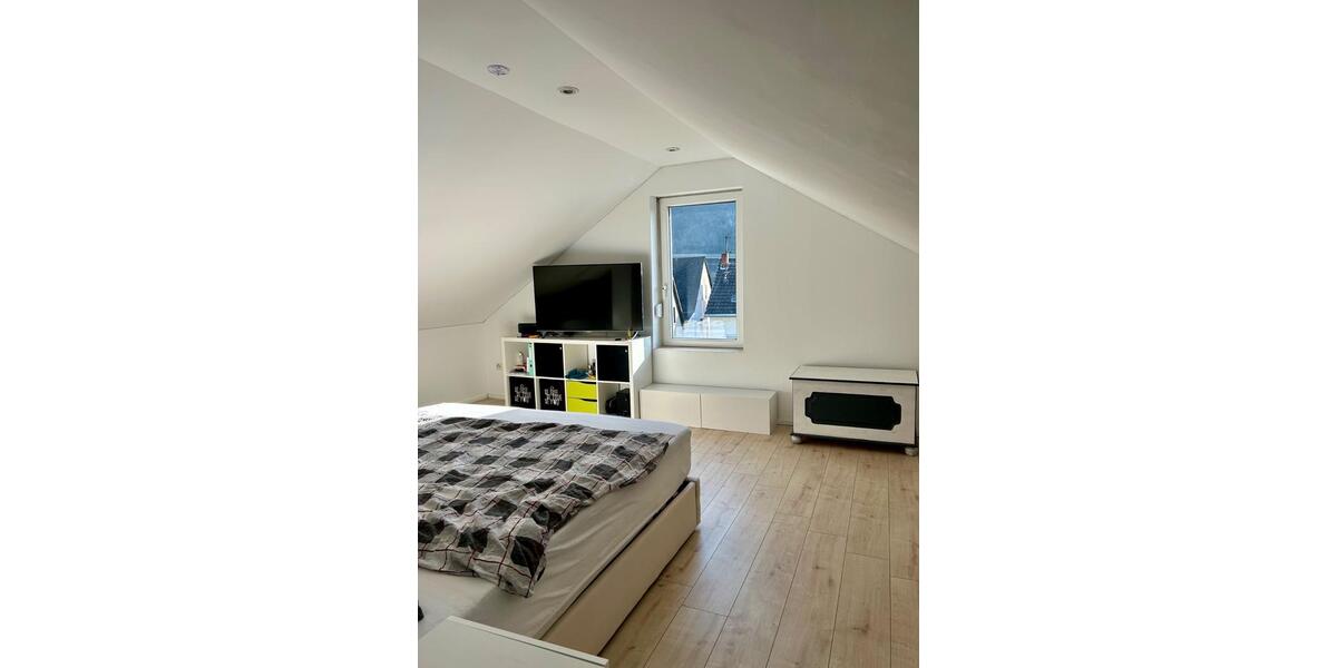 Einfamilienhaus Leutesdorf - 8 Zimmer, 210 m&sup2;, 420.000&euro; | Angebot:26235125