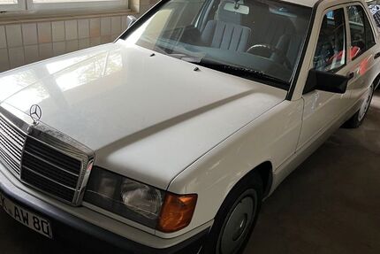 Mercedes-Benz 190 84.000 km 7.250 &euro; Bonn 53115