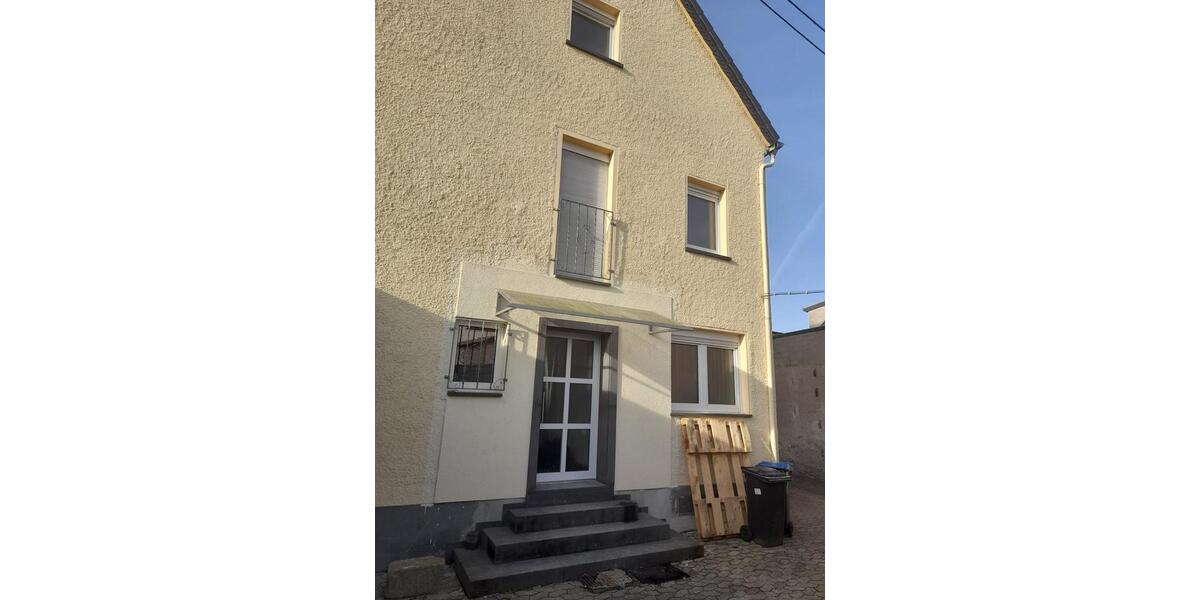 Komplett renoviertes Einfamilienhaus in dörflicher Lage 4 zimmer