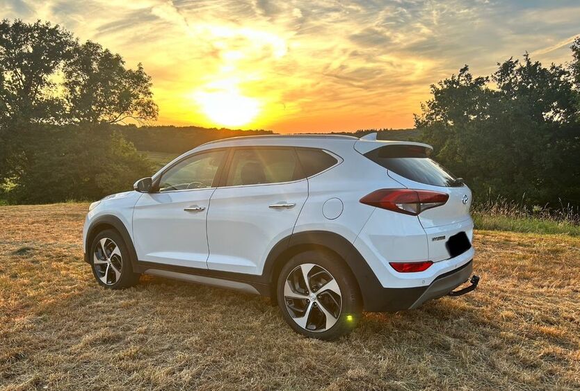 Hyundai TUCSON 164.131 km 15.400 € Nentershausen 56412