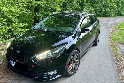 Ford Focus 98.000 km 15.300 &euro; Hausen 53547