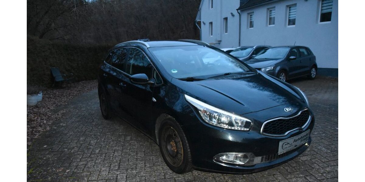 Kia ceed / Ceed 151.000 km 5.900 &euro; Trimbs 56753