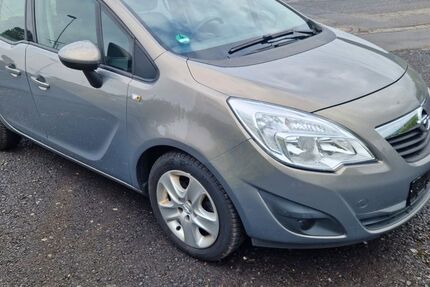 Opel Meriva 107.000 km 4.980 € Dernbach 56307