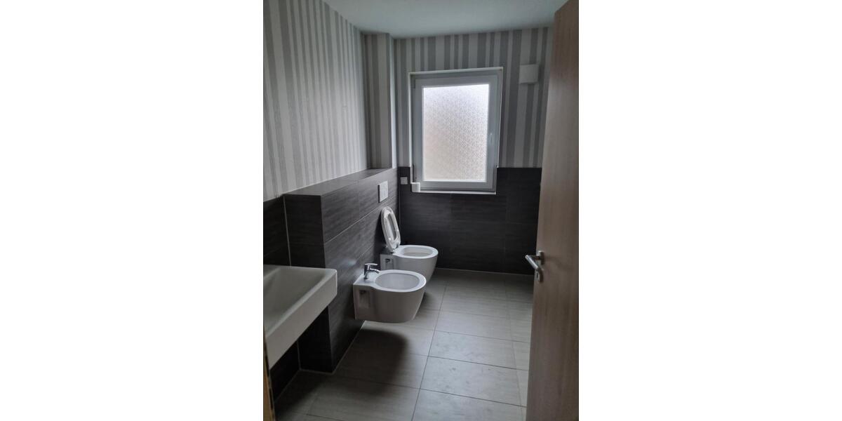Erdgeschoßwohnung Neuwied - 3 Zimmer, 122 m&sup2;, 1.200&euro; | Angebot:26347249