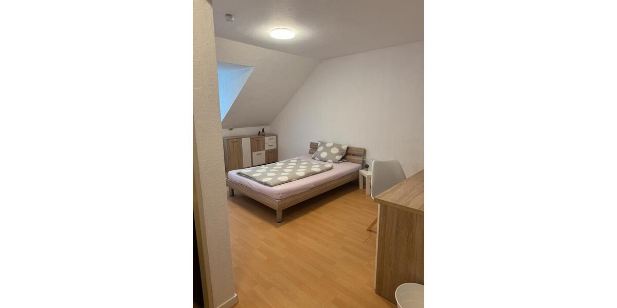 Dachgeschoßwohnung Neuwied Feldkirchen - 2 Zimmer, 18 m&sup2;, 550&euro; | Angebot:25267990
