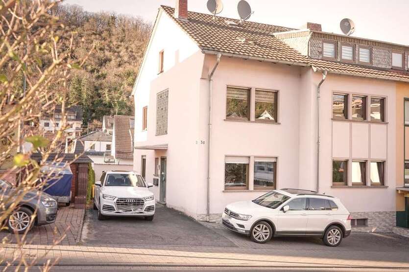 Haus zum Kaufen in Bad Breisig Niederbreisig 419.000 € 241 m²