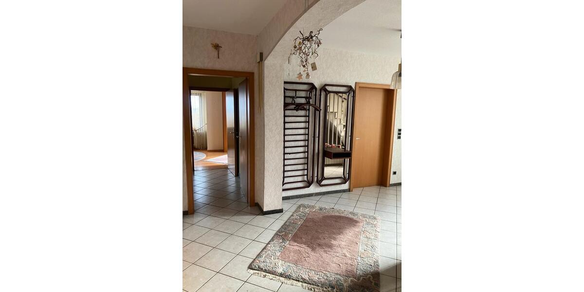 Alleinstehendes Einfamilienhaus in ruhiger Lage mit Garten 13 zimmer