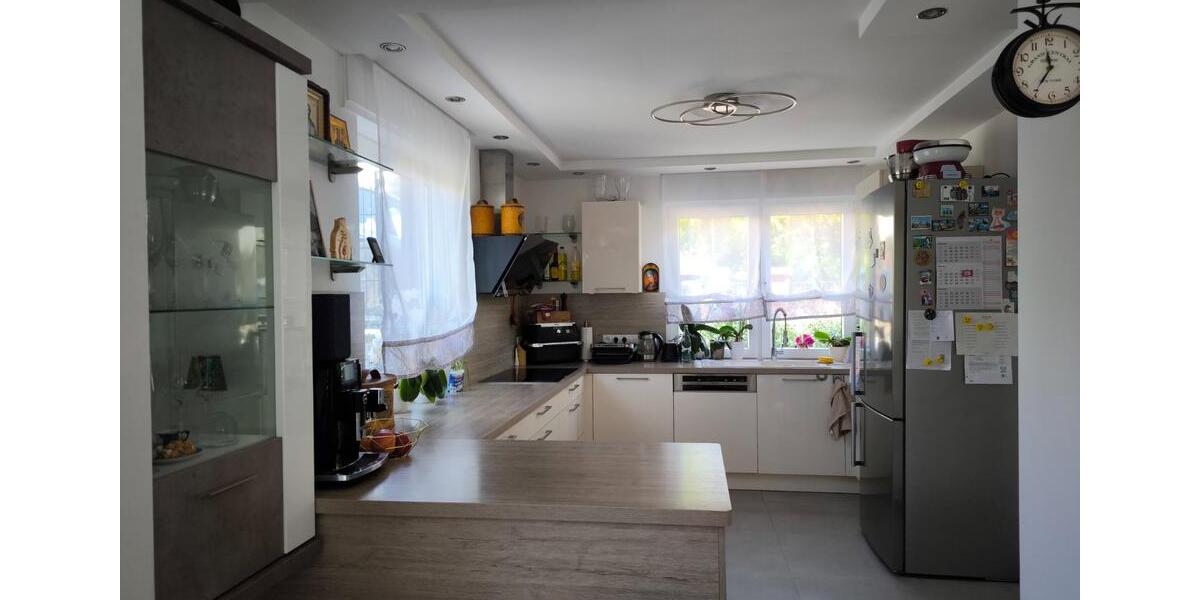 Einfamilienhaus in guter Lage auf 1765m Parkgrundstück mit Bach 6 zimmer