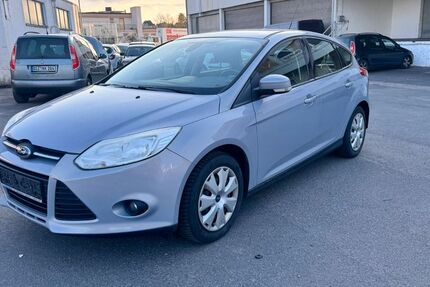 Ford Focus 185.000 km 2.500 &euro; Diez 65582