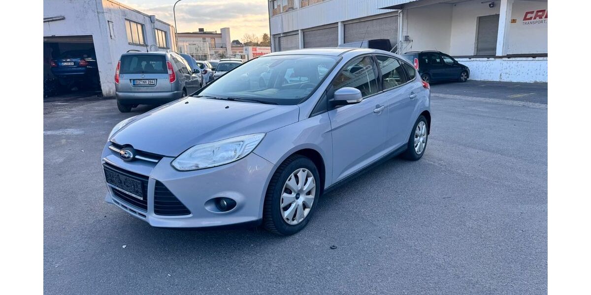 Ford Focus 185.000 km 2.500 &euro; Diez 65582
