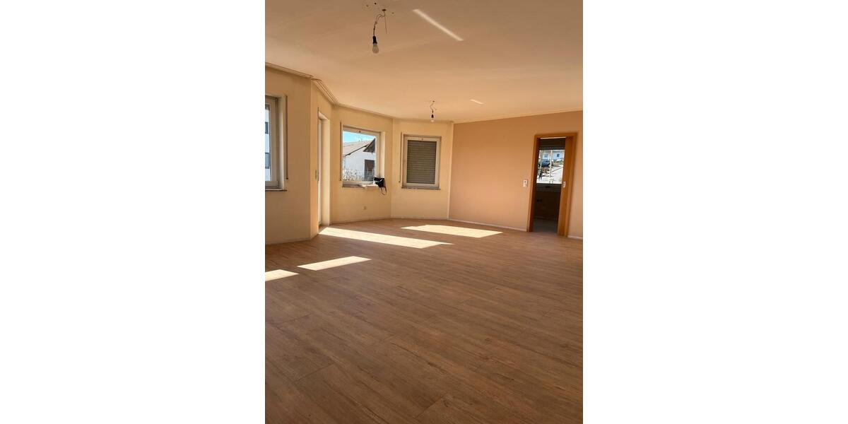 Etagenwohnung Willroth - 4 Zimmer, 114 m&sup2;, 1.280&euro; | Angebot:26220052