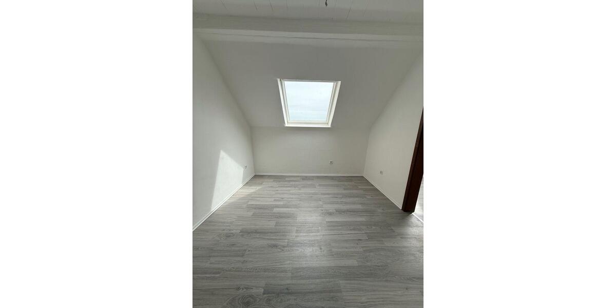 Dachgeschoßwohnung Weißenthurm - 2 Zimmer, 34 m&sup2;, 520&euro; | Angebot:26123455