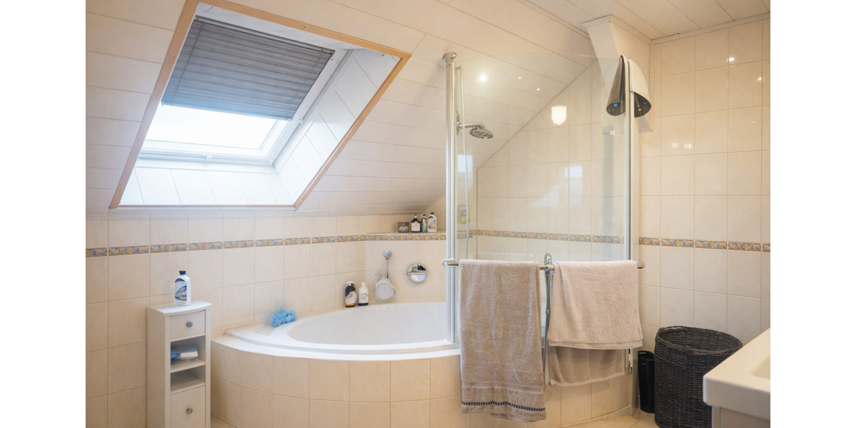 Dachgeschoßwohnung Dieblich - 4 Zimmer, 120 m&sup2;, 890&euro; | Angebot:25570766