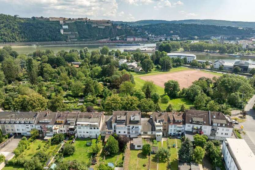 Haus zum Kaufen in Koblenz Neuendorf 1.100.000 € 257 m²