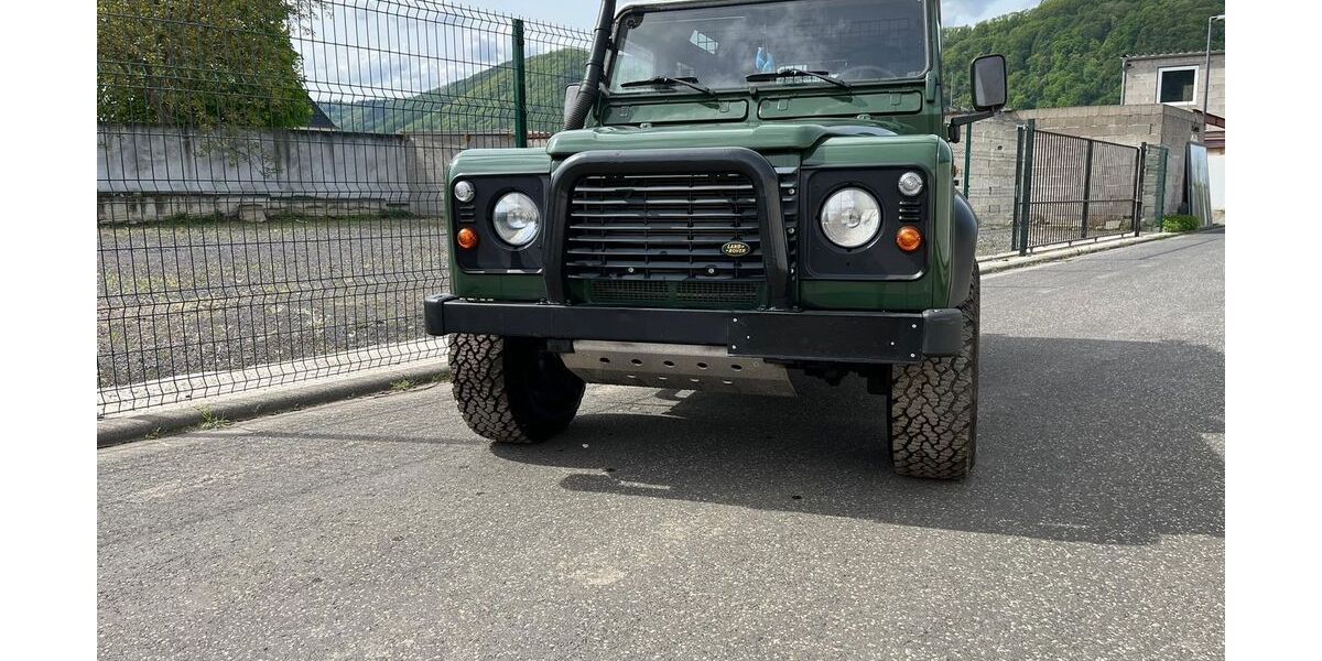 Land Rover Defender 191.500 km 27.200 &euro; Lahnstein 56112
