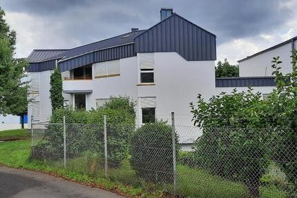 Wohnung Straßenhaus - 4 Zimmer, 132 m&sup2;, 1.320&euro; | Angebot:26283133