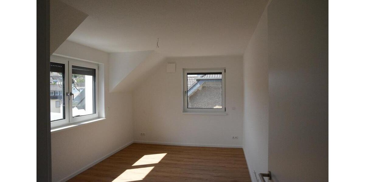 Dachgeschoßwohnung Ochtendung - 3 Zimmer, 105 m&sup2;, 1.150&euro; | Angebot:25719697