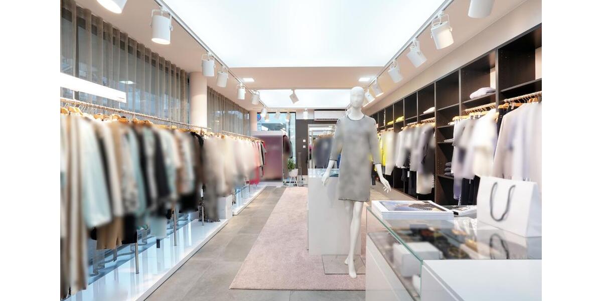 Vielseitig nutzbare Laden-Bürofläche mit großer Fensterfront und Parkplatz zimmer