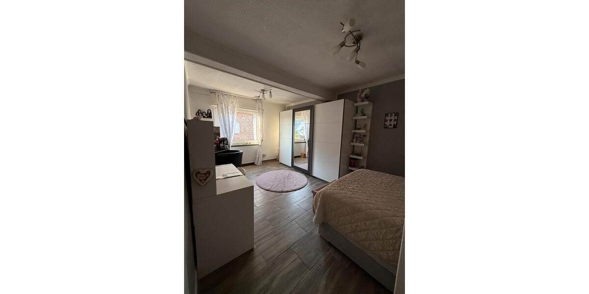 Reihenhaus Gückingen - 7 Zimmer, 180 m&sup2;, 280.000&euro; | Angebot:27066463