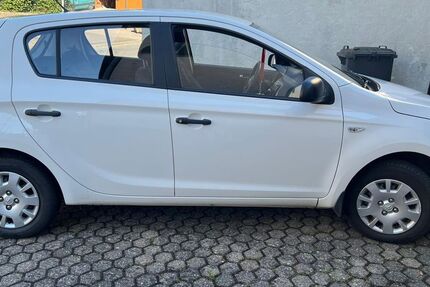 Hyundai i20 105.000 km 3.999 &euro; Moschheim 56424