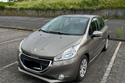Peugeot 208 130.000 km 3.850 &euro; Lahnstein 56112