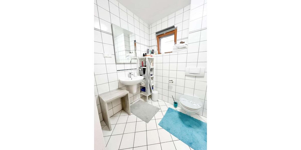 Dachgeschoßwohnung Urmitz - 3 Zimmer, 81 m&sup2;, 810&euro; | Angebot:26462264