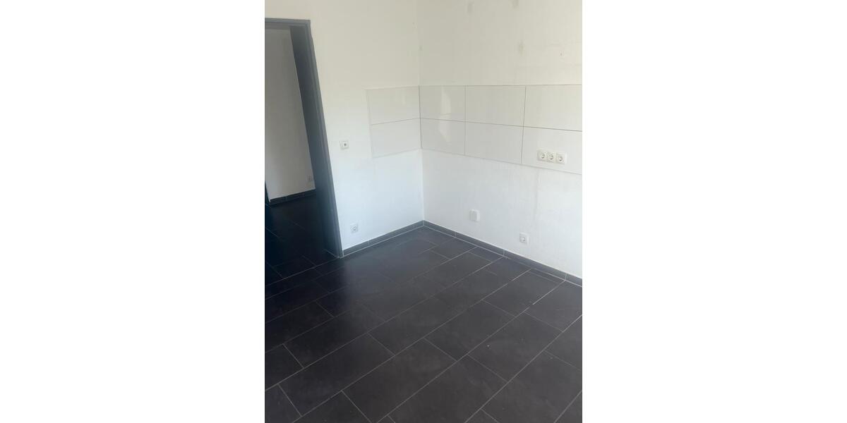 Etagenwohnung Neuwied - 4 Zimmer, 90 m&sup2;, 900&euro; | Angebot:26626120