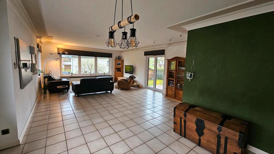 Mehrfamilienhaus, Wohnhaus Ettringen - 7 Zimmer, 215 m&sup2;, 420.000&euro; | Angebot:26976748