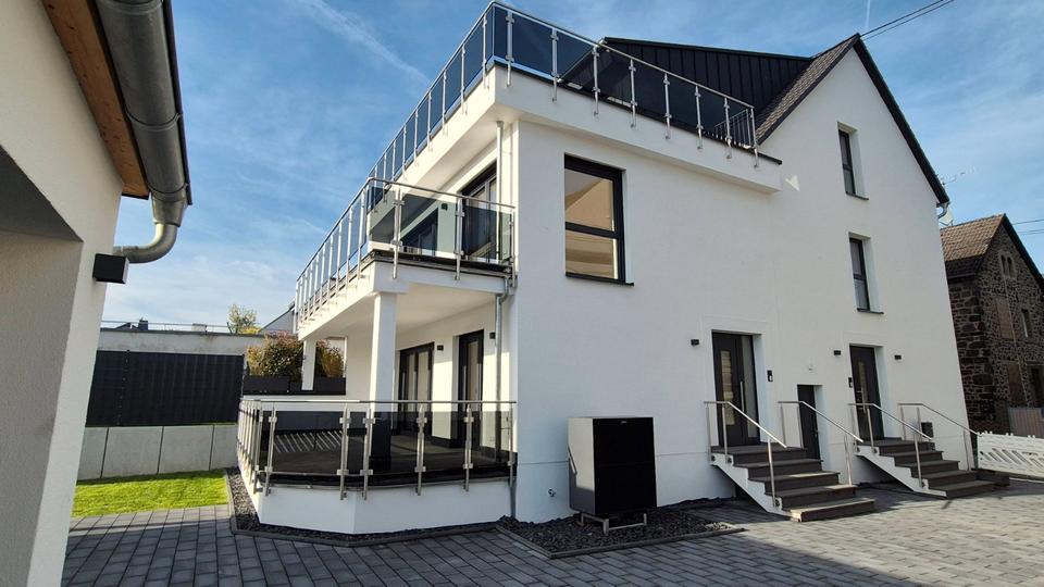 Dachgeschoßwohnung Urmitz - 2 Zimmer, 70 m&sup2;, 820&euro; | Angebot:26689080