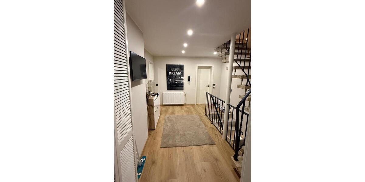 Reihenhaus Neuwied - 5 Zimmer, 180 m&sup2;, 1.500&euro; | Angebot:25992056