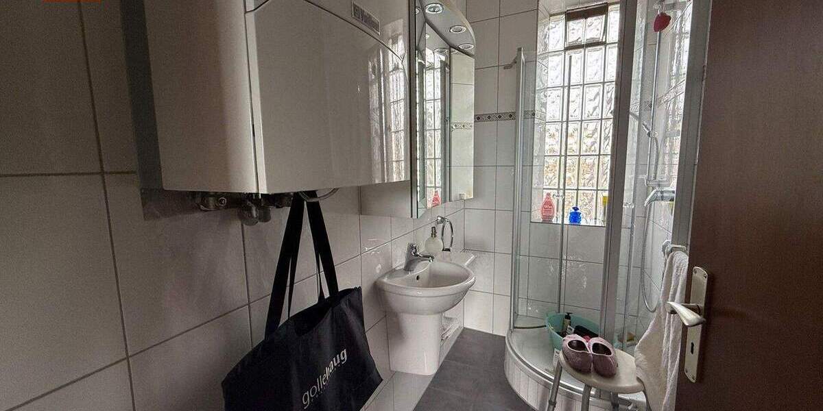 Doppelhaushälfte Weißenthurm - 6 Zimmer, 140 m&sup2;, 210.000&euro; | Angebot:25139951