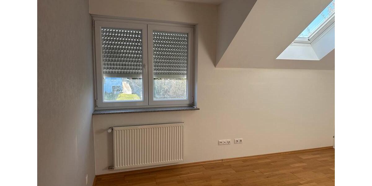 Dachgeschoßwohnung Koblenz Bubenheim - 3 Zimmer, 160 m&sup2;, 1.200&euro; | Angebot:24749747