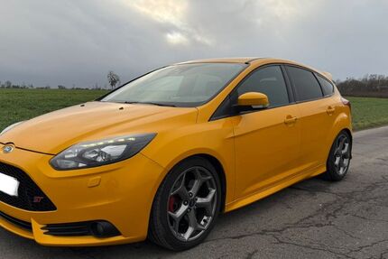 Ford Focus 172.000 km 10.499 &euro; Kruft 56642