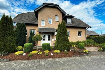 Haus Beltheim - 11 Zimmer, 242 m&sup2;, 350.000&euro; | Angebot:26946539