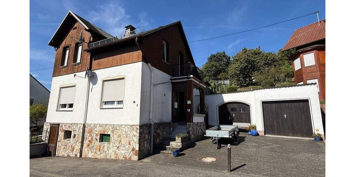 Gemütlichkeit in jedem Raum! Einfamilienhaus mit großem Garten und Aussicht in Gladbach 4 zimmer