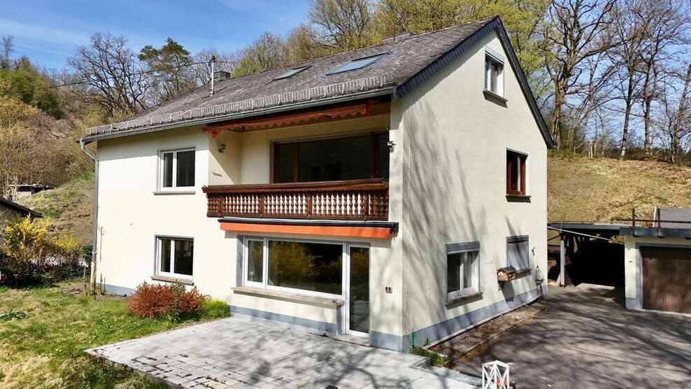 Haus zum Kaufen in Isenburg 338.000 € 235 m²
