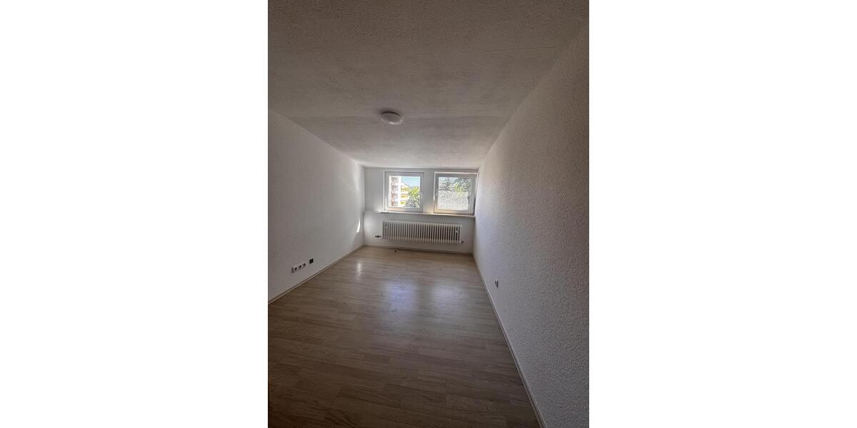 Dachgeschoßwohnung Neuwied - 6 Zimmer, 150 m&sup2;, 1.300&euro; | Angebot:26412451
