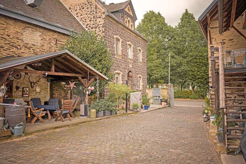 Haus zum Kaufen in Naunheim 389.000 € 195 m²
