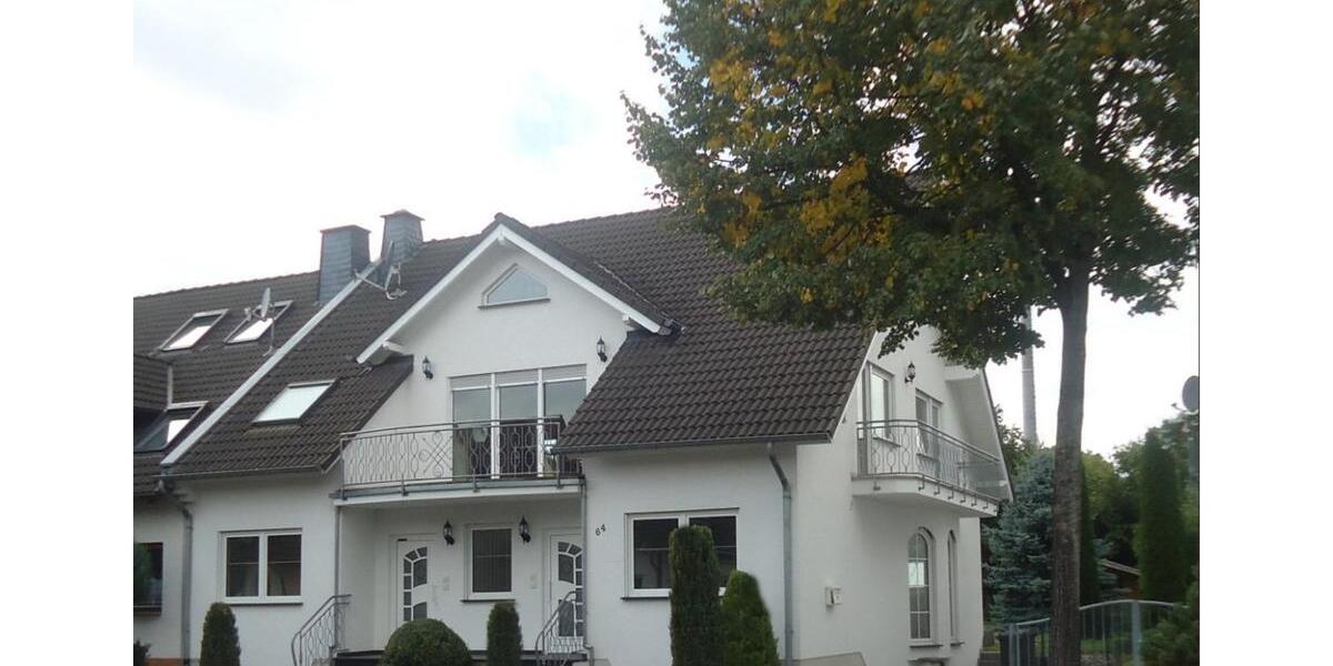 Provisionsfrei: Vielseitiges Wohnhaus mit 3 separaten Eingängen 11 zimmer