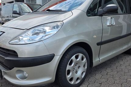 Peugeot 1007 76.277 km 3.299 &euro; Neuwied 56566