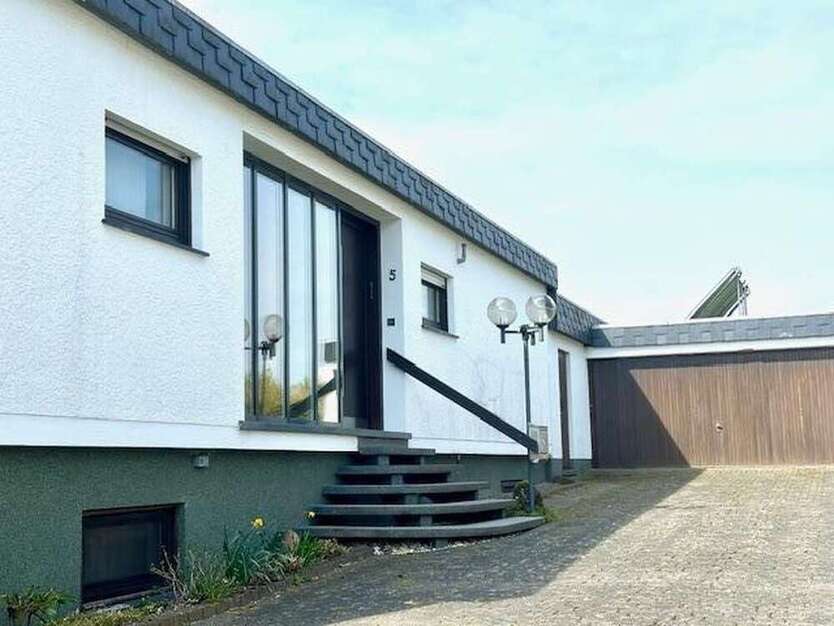 Haus zum Kaufen in Selters 450.000 € 269 m²