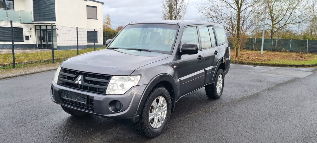 Mitsubishi Pajero 330.000 km 6.500 &euro; Koblenz 56070