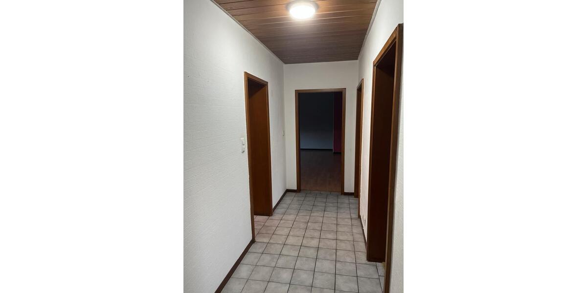 Etagenwohnung Neuwied Feldkirchen - 4 Zimmer, 82 m&sup2;, 800&euro; | Angebot:26357969