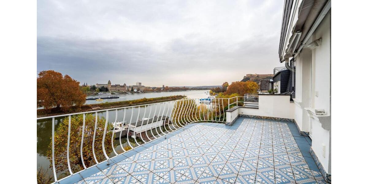 Über den Dächern direkt am Rhein! 5 zimmer