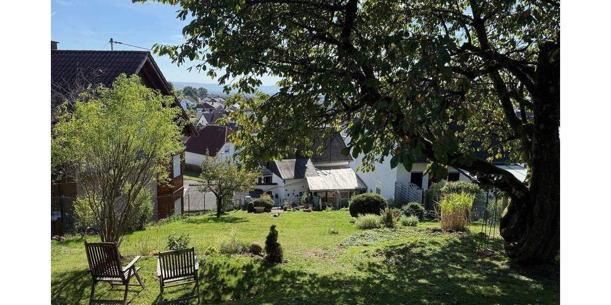 Gemütlichkeit in jedem Raum! Einfamilienhaus mit großem Garten und Aussicht in Gladbach 4 zimmer