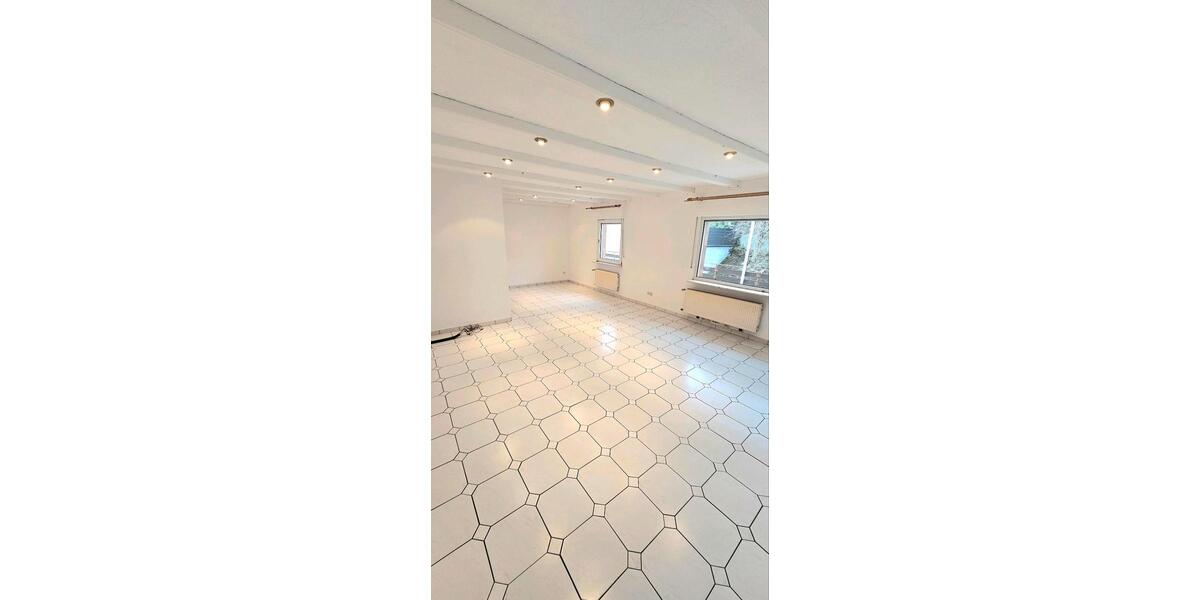 Etagenwohnung Mülheim-Kärlich Kärlich - 4 Zimmer, 136 m&sup2;, 1.395&euro; | Angebot:25572227