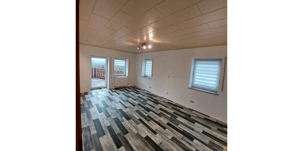 Gemütliche 2-Zimmer-Wohnung mit großem Balkon und Kaminofen in 2 zimmer